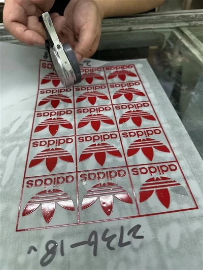 Matte silikoontindi kleepumatu siiditrükk tekstiilmaterjal Keskkonnasõbralik tint tekstiili trükkimiseks